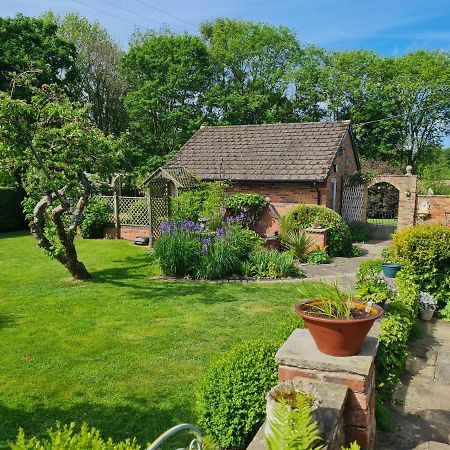 The Garden Room, 1 Heath Cottage Knutsford Exterior photo