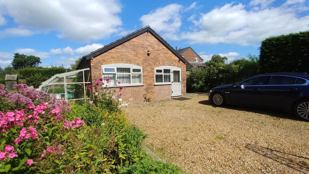 The Garden Room, 1 Heath Cottage Knutsford Exterior photo